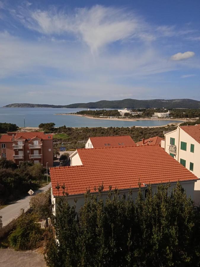 Apartment Luka With Balcony, Sea View And Free Parking シベニク エクステリア 写真